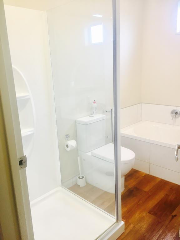 Amberley Serviced Apartments Bagian luar foto