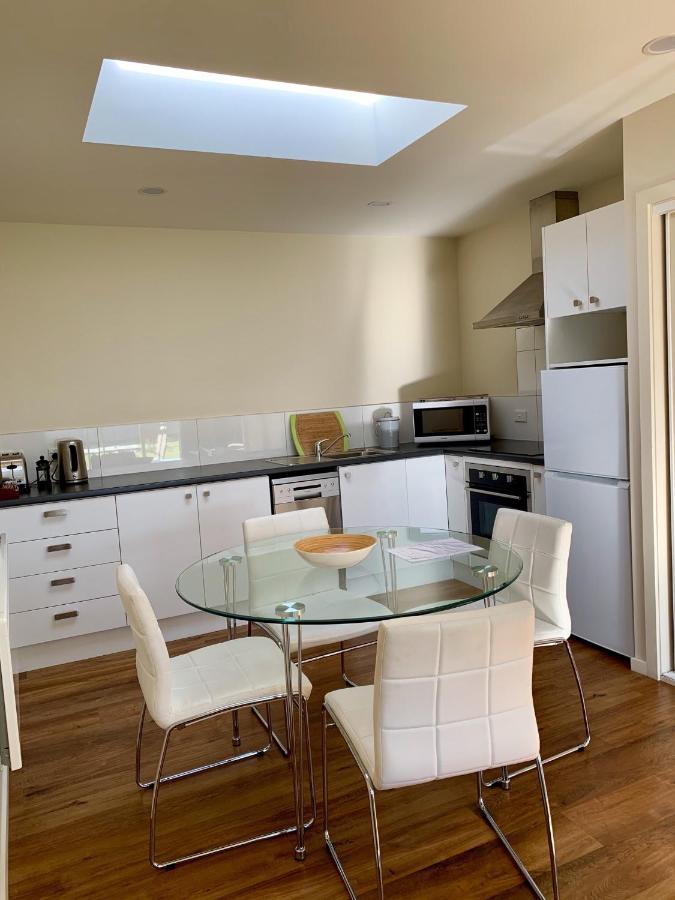 Amberley Serviced Apartments Bagian luar foto